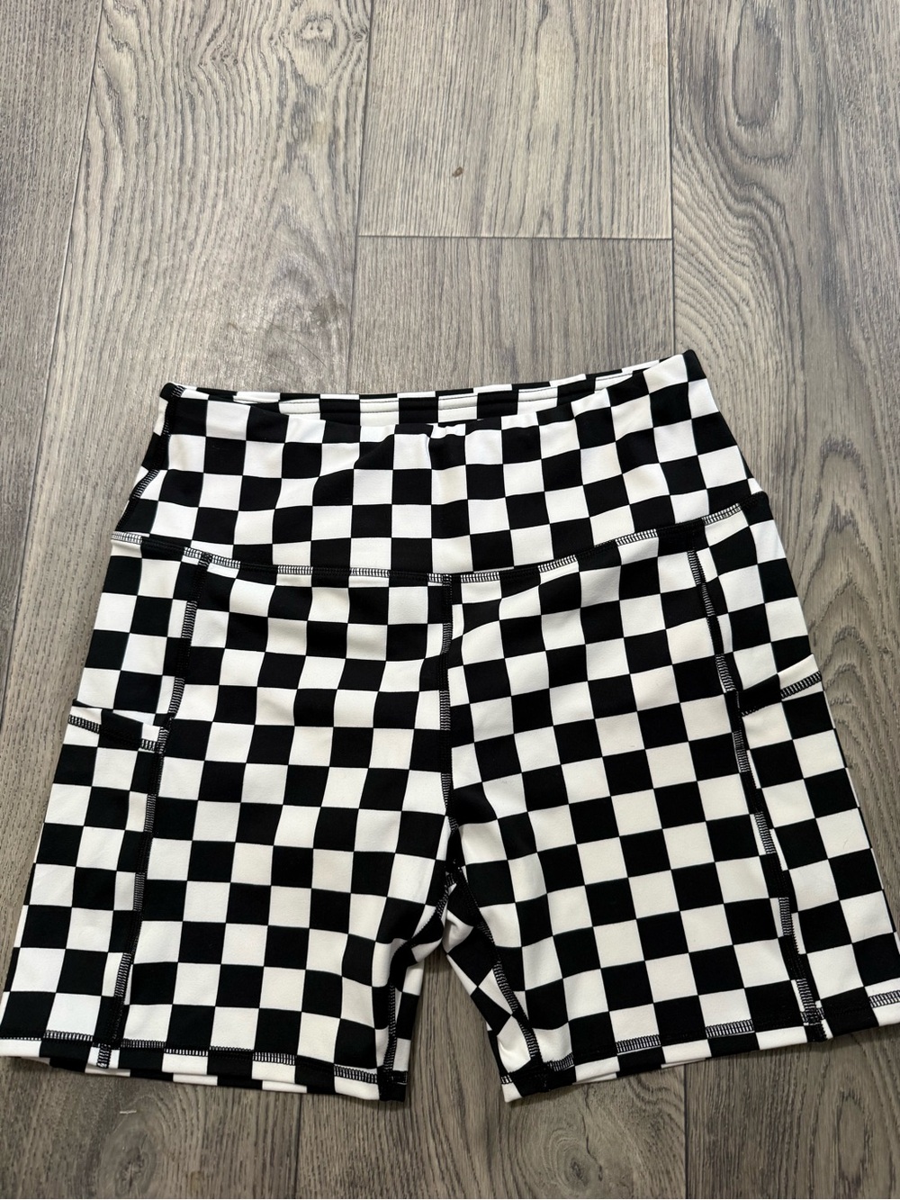 AHLW Size M Checkered Biker Shorts